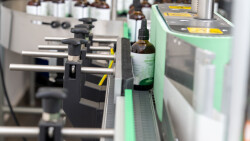 Labelling small glass bottles