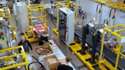 Vollautomatisierte Versandlogistik Stadler+Schaaf