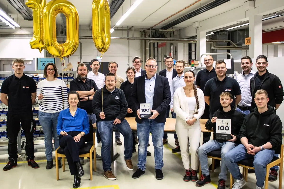 202402 Top 100 Teamfoto Originalgröße